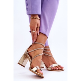 Fashionable Sandals With Golden Carma Zircons 2