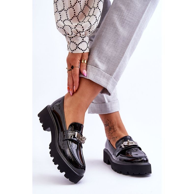 FJ1 Lacquered Moccasins With Black Glory Platform Decoration 2