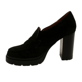 Evento Fashionable moccasins on the platform and black bar 2