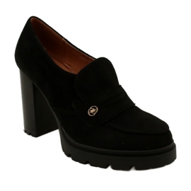 Evento Fashionable moccasins on the platform and black bar 1