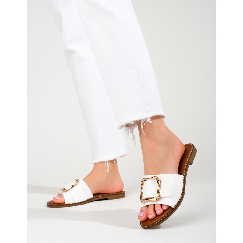 White elegant flip-flops with a Shelovet buckle 1