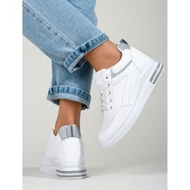 White sneakers with a hidden wedge from Shelovet 1