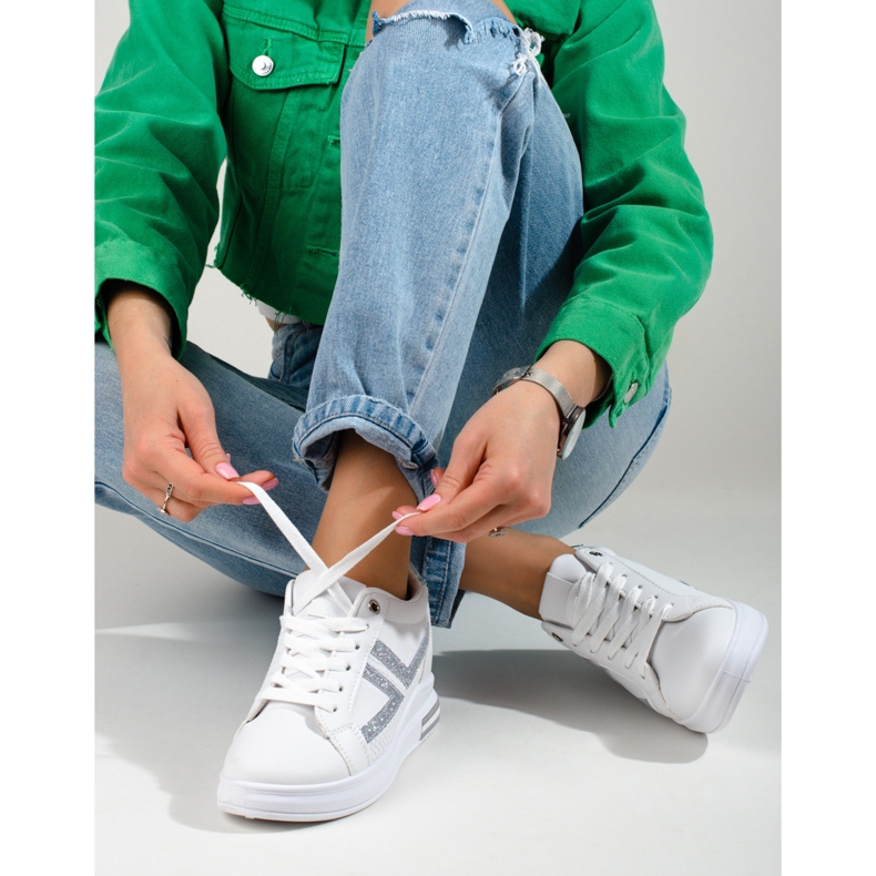 White sneakers with a hidden wedge from Shelovet 1
