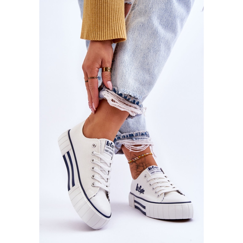 Women's Sneakers On The Platform Lee Cooper LCW-23-31-1802L White 2