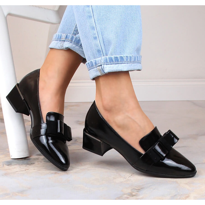 Black lacquered shoes for women on a block McKeylor 10871 1