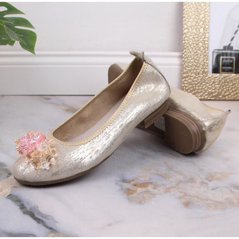 Women's leather low-heeled ballerinas with gold Filippo DP4527 crystals golden 1