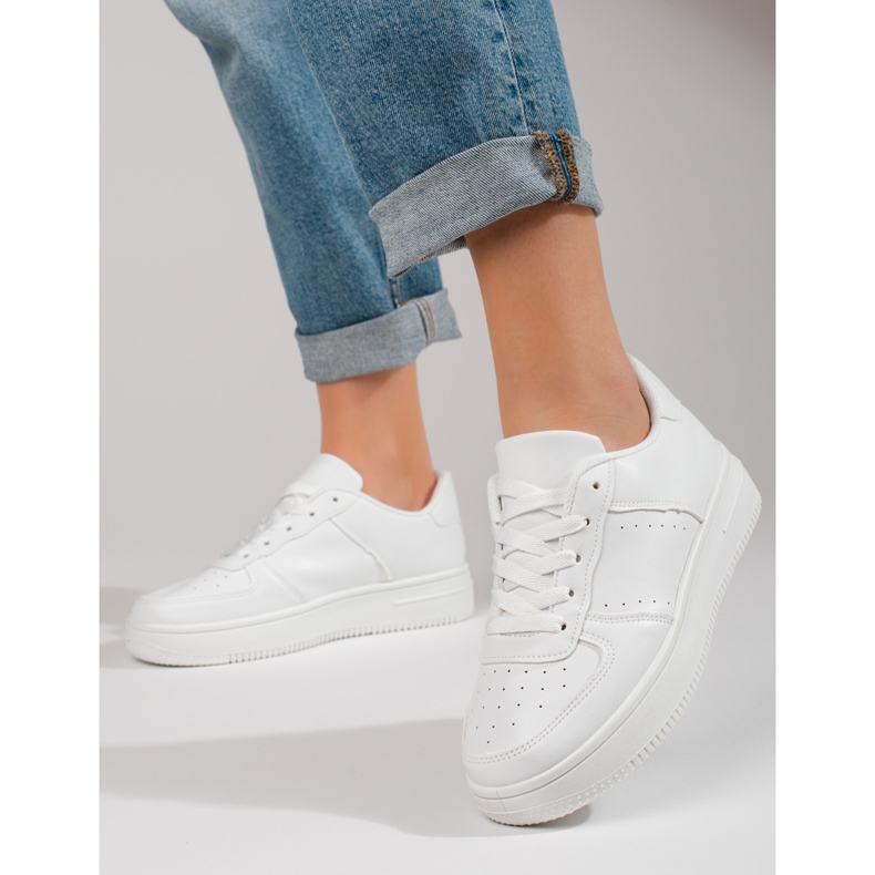 Shelovet white sports shoes with a thick sole 1