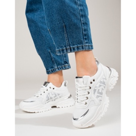 Comfortable white Shelovet sports shoes 1
