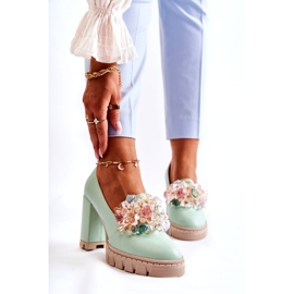 Inna Women's pumps with a smooth green ornament 1