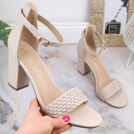 Women's beige sandals on the post eVento 5945 1