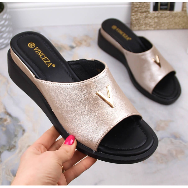 Women's wedge sandals with elastic metallic gold Vinceza 17247 golden 1