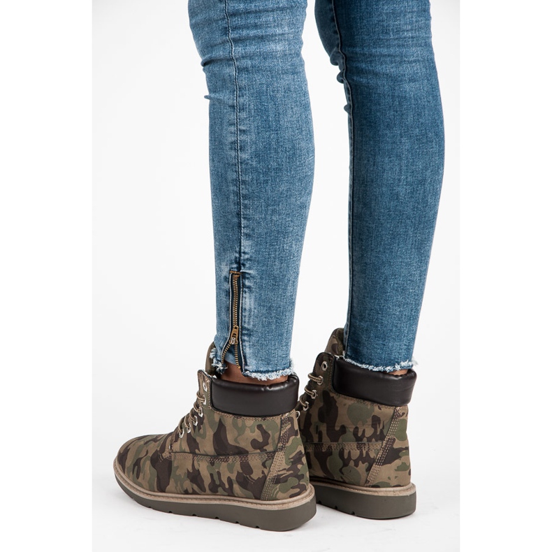 Kylie Camo trappers brown 1