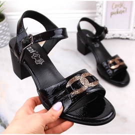 Women's black patent leather sandals Jezzi SA69-31 1