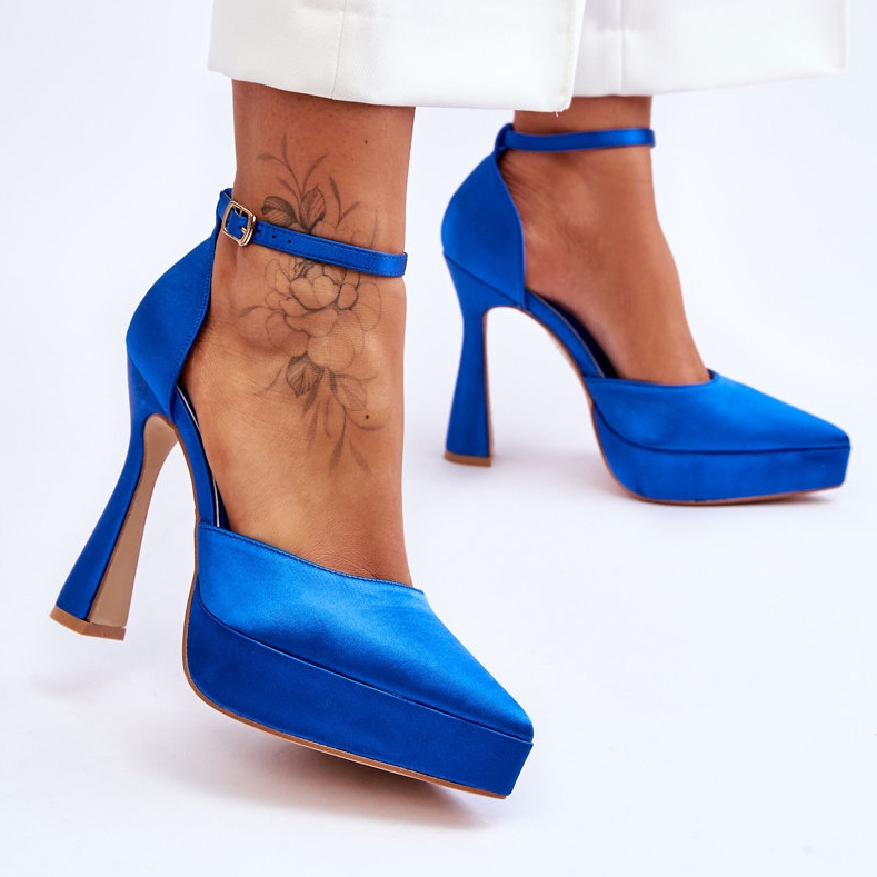 Fashionable Pumps On A Wider High Heel Blue Madness 2