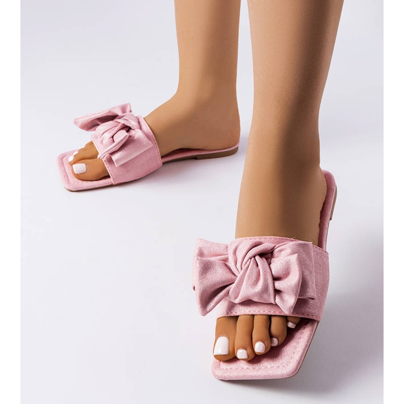 Pink elegant bow slippers from Thériault 1