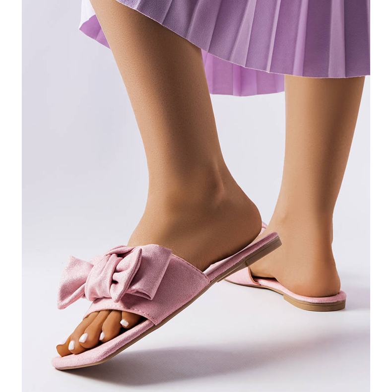 Pink elegant bow slippers from Thériault 2