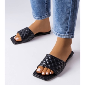 Black elegant flip-flops with quilting from Labrie 1