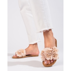 Women's beige slippers with flowers Shelovet 1