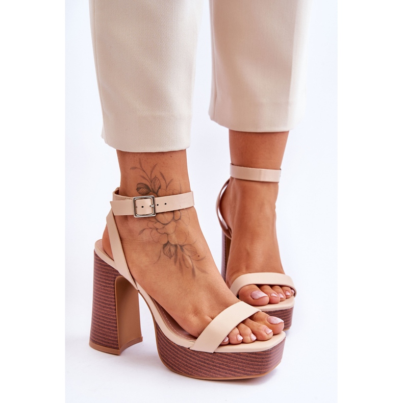 Leather Sandals On A Chunky Platform Beige Marina 1