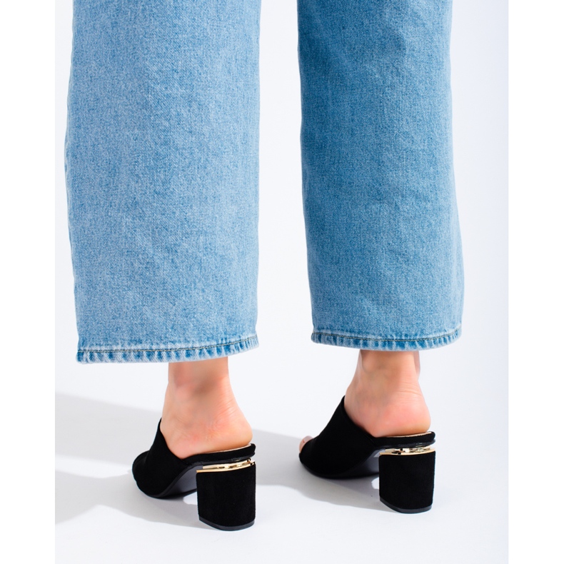 Vinceza Vincez black slides on the post 1