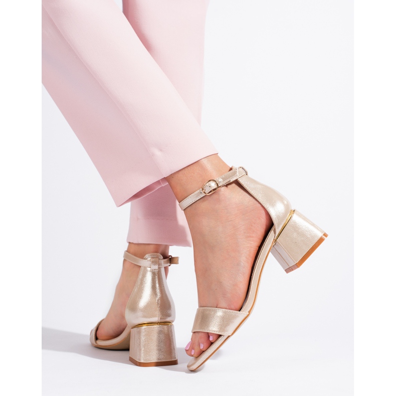 Gold classic low heel sandals from Vinceza golden 1