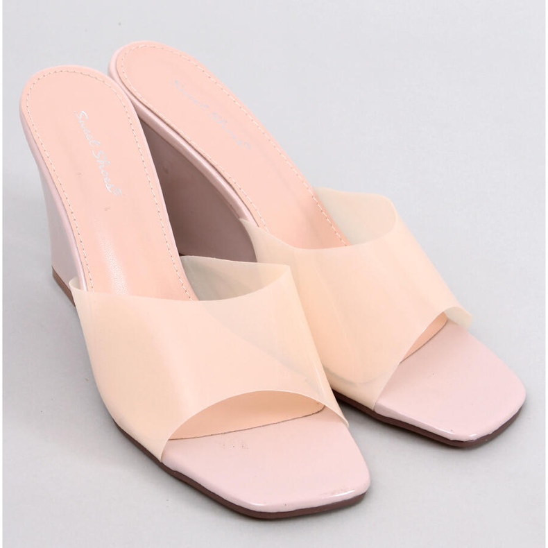Transparent Wedge Slides from Rocks Beige 1