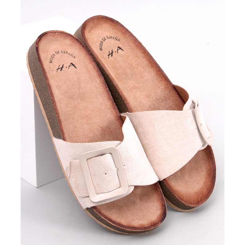 Darke Beis buckle sandals beige 1