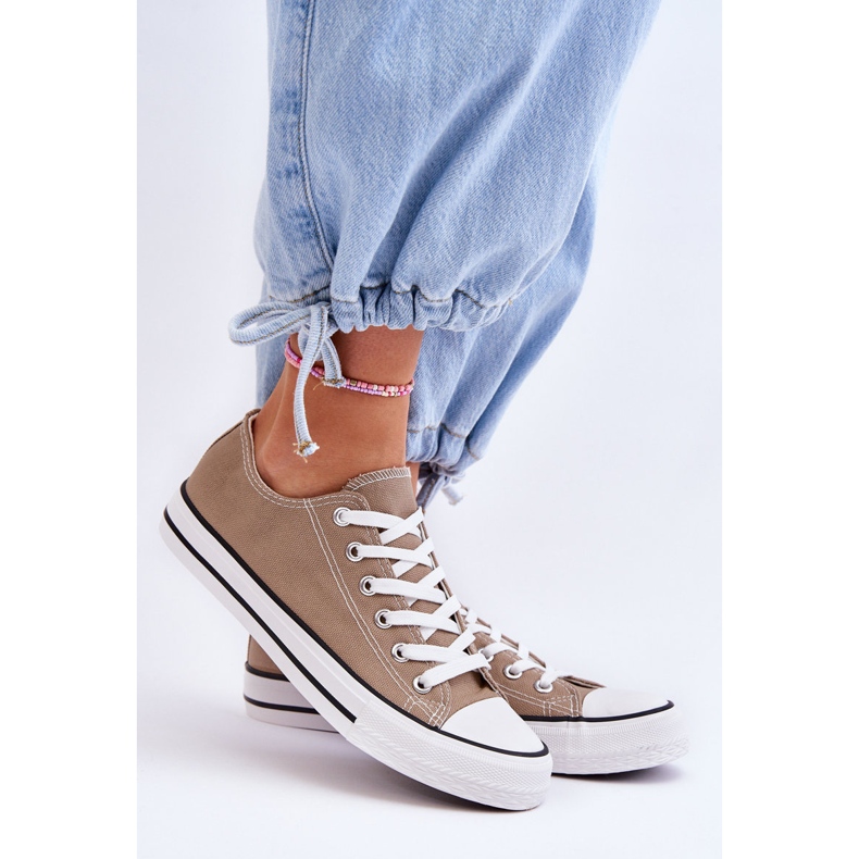 FR1 Women's Classic Low Top Sneakers Beige Vegas 1